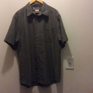 Columbia Button Front Short Sleeve Shirt Large